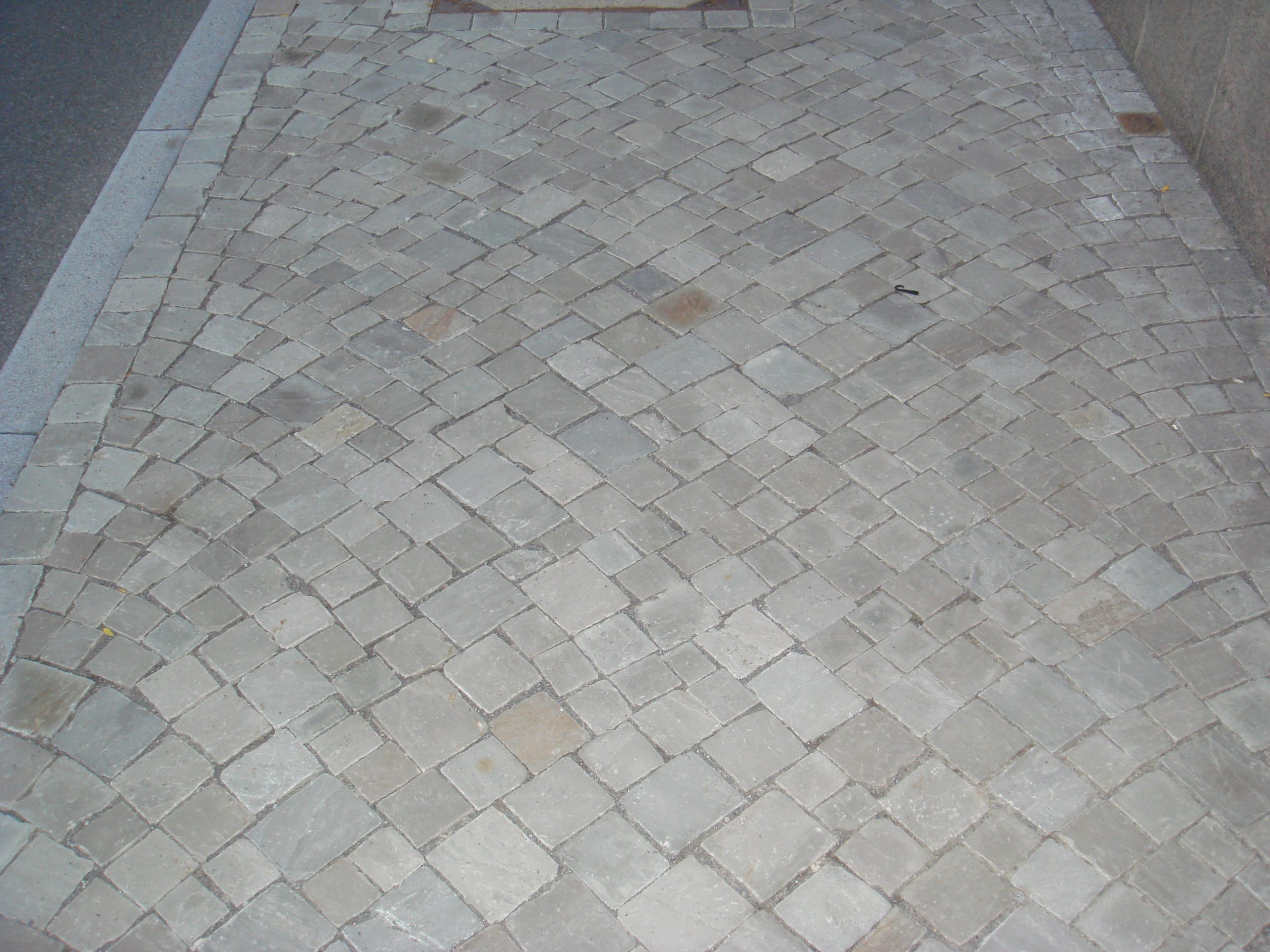 Cascade Grey Brickline Pavers